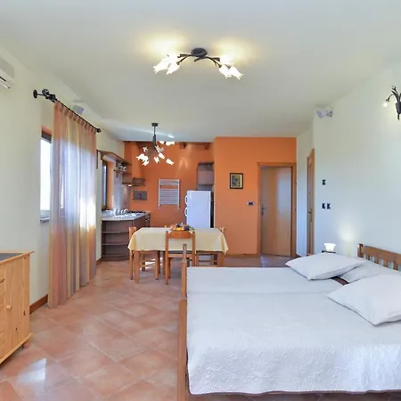 Apartments Ana 379 Rovinj Exterior photo